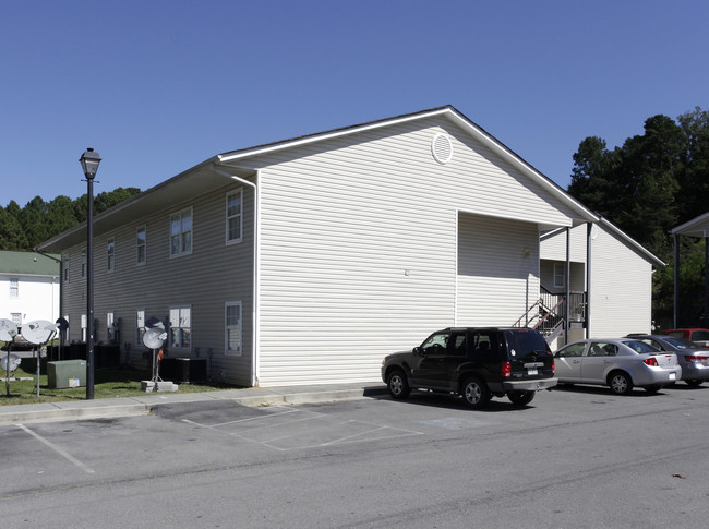 Apartments at Woodland in Calhoun, GA - Foto de edificio - Building Photo