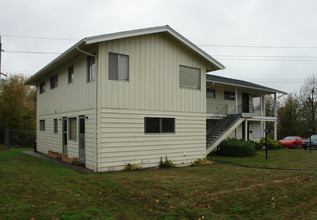 sweetbrier apartments in Salem, OR - Building Photo - Building Photo