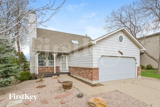 property at 4950 N Foxtail Dr