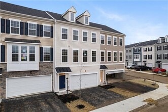 135 Affinity Dr in Harmony, PA - Building Photo - Building Photo