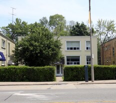 339 Lakeshore Rd E in Mississauga, ON - Building Photo