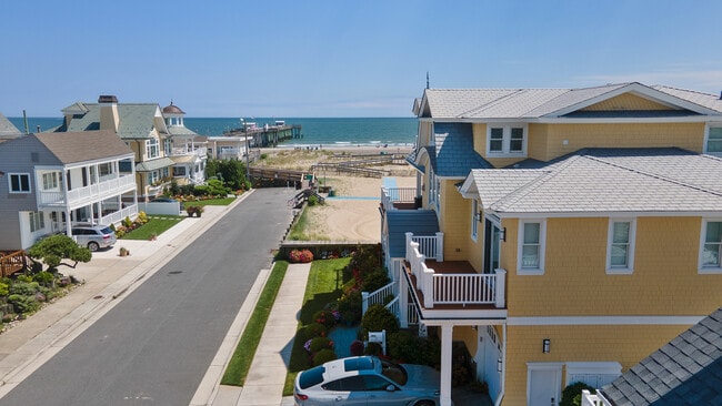 property at 7600 Bayshore Dr