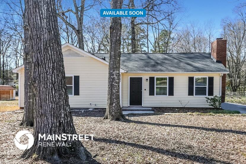 8205 Beacon Hills Rd in Indian Trail, NC - Building Photo