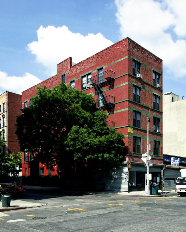 333 E Houston St in New York, NY - Building Photo - Building Photo