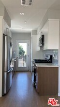 4935 20th St in Los Angeles, CA - Foto de edificio - Building Photo