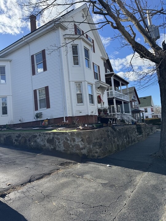 60 Beach Ave in Swampscott, MA - Building Photo