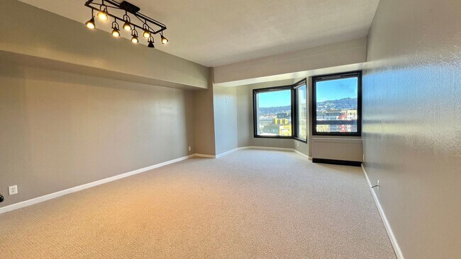 6363 Christie Ave in Emeryville, CA - Building Photo - Building Photo
