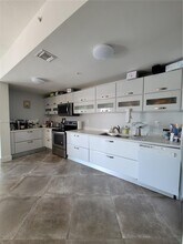 6580 Indian Creek Dr in Miami Beach, FL - Foto de edificio - Building Photo