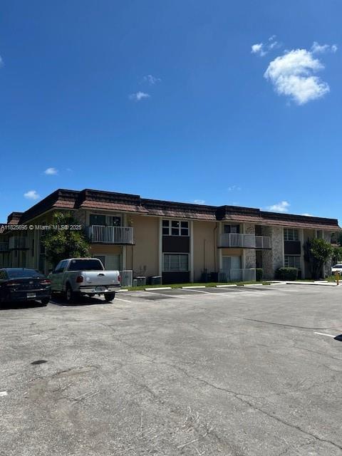 5275 SW 77th Ct in Miami, FL - Foto de edificio - Building Photo