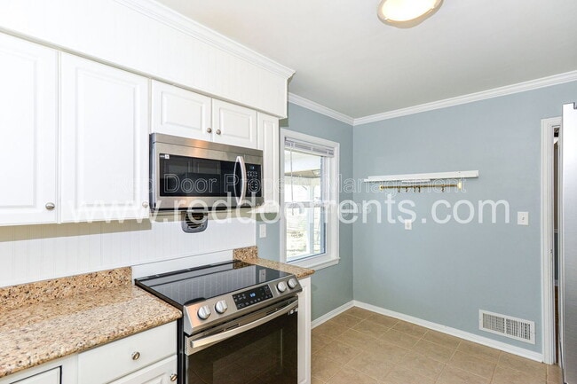 4930 N Illinois St in Indianapolis, IN - Building Photo - Building Photo