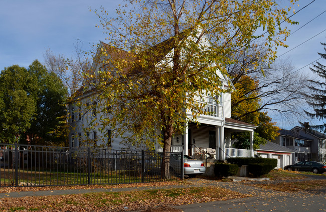 2-12 Morris St in Westfield, MA - Foto de edificio - Building Photo