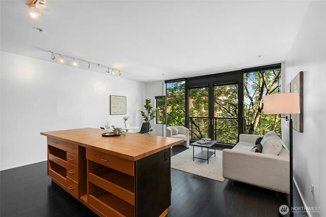 property at 1111 E Pike St
