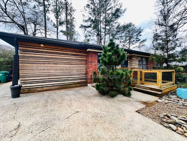 3231 Bonway Dr in Decatur, GA - Building Photo - Building Photo