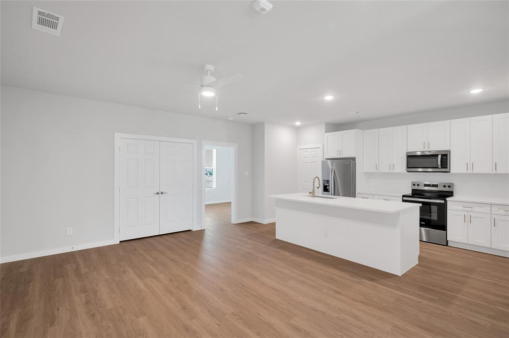 7300 Magnolia Pkwy in Pearland, TX - Building Photo