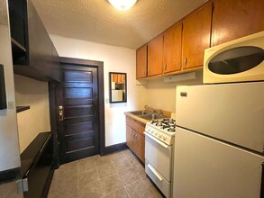 1134 W Center St-Unit -A1134-5 in Rochester, MN - Foto de edificio - Building Photo