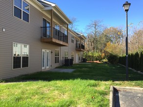 River View at Bexley Apartments in Columbus, OH - Building Photo - Building Photo