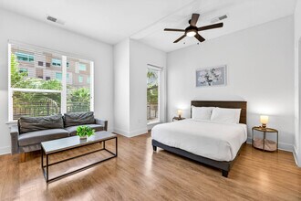 1116 Gramercy Ln, Unit SI ID1316310P in Tampa, FL - Building Photo - Building Photo