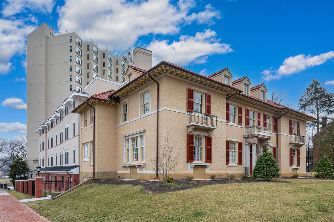 H Fletcher Brown Apartments in Wilmington, DE - Building Photo