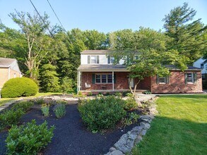 2418 Marilyn Dr in Wilmington, DE - Foto de edificio - Building Photo