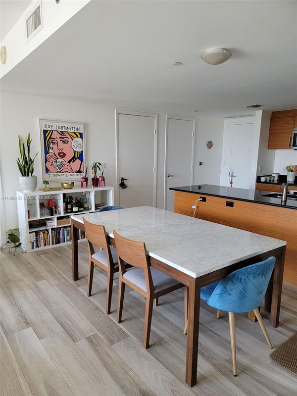 50 Biscayne Blvd in Miami, FL - Building Photo - Building Photo