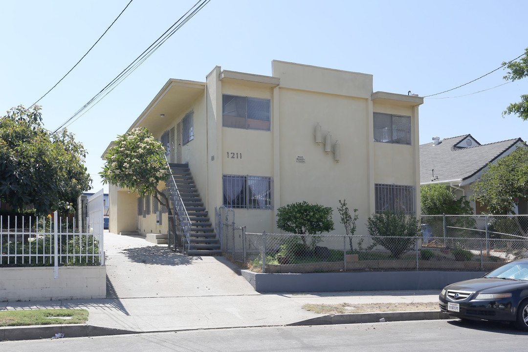 1211 S Harvard Blvd in Los Angeles, CA - Building Photo