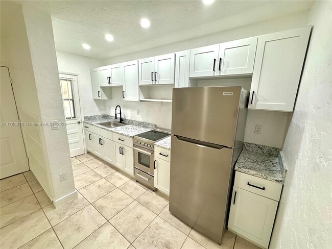 550 SW 10th St