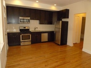 2643 N Fairfield Ave, Unit 3 in Chicago, IL - Building Photo - Building Photo