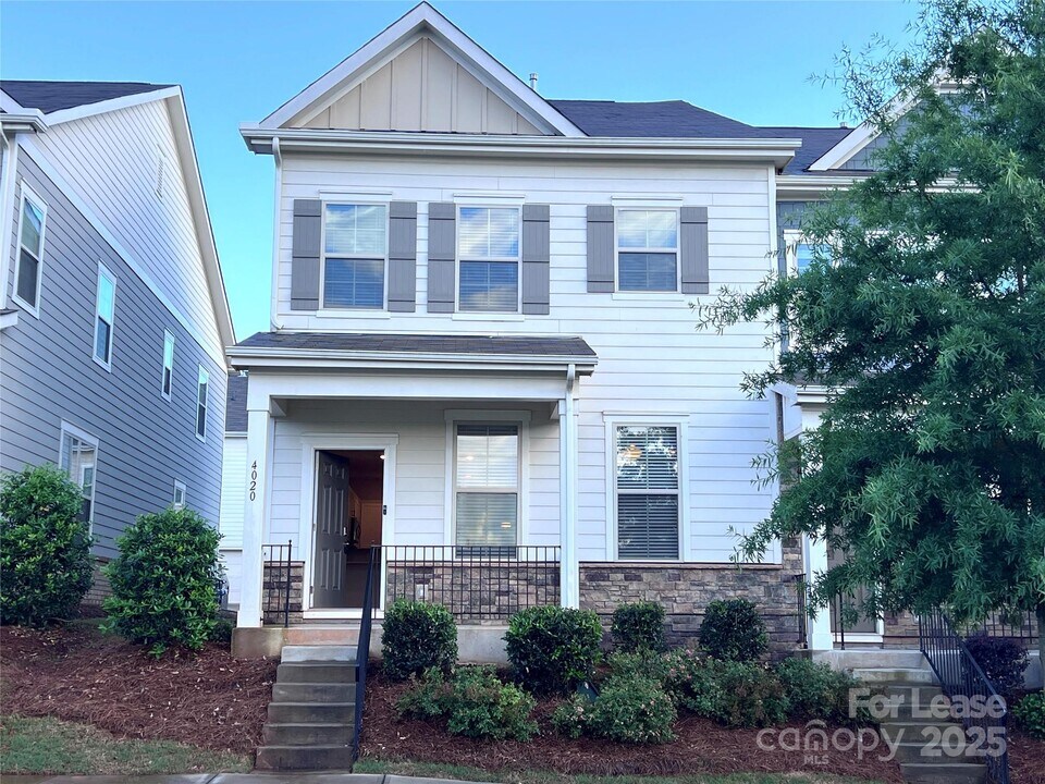 4020 Harmony Hills Dr in Matthews, NC - Building Photo