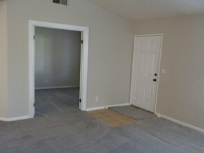 1208 Arlington Ct in Rosamond, CA - Building Photo - Building Photo