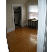 16 Dighton St, Unit 1 in Boston, MA - Foto de edificio - Building Photo