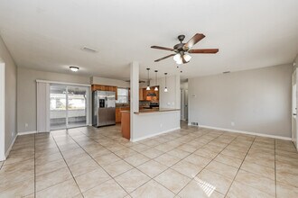 5773 56th Terrace N in St. Petersburg, FL - Foto de edificio - Building Photo