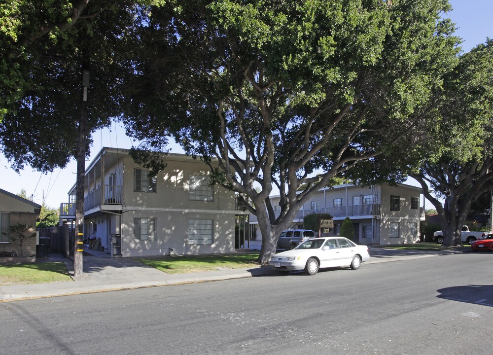 Ritchie's Apartments in Salinas, CA - Foto de edificio