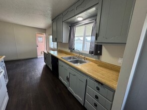 9365 Fleetwood Dr in Reno, NV - Building Photo - Building Photo