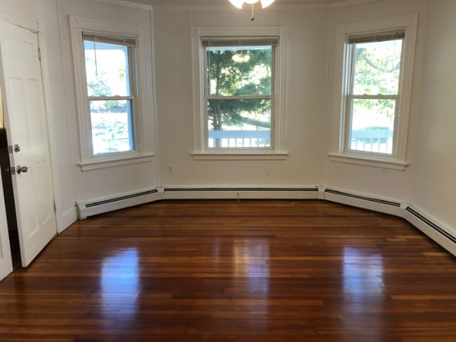 34 Miller Ave in Providence, RI - Foto de edificio - Building Photo