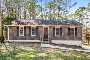 3613 Fay Dr in Rex, GA - Building Photo