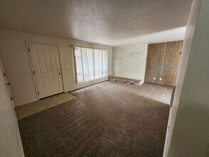 464 NE Thurston Ave in Bend, OR - Building Photo - Building Photo