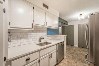 7040 W 20th Ave in Lakewood, CO - Building Photo - Building Photo