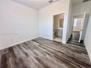 540 NE 5th Ln in Florida City, FL - Building Photo - Building Photo