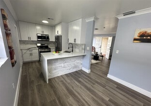 814 SW 12th Pl in Fort Lauderdale, FL - Foto de edificio - Building Photo