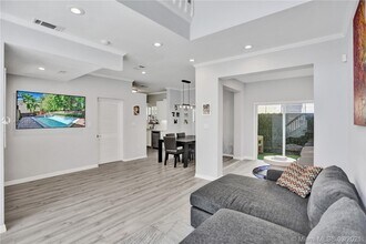 3135 Gifford Ln-Unit -A in Miami, FL - Building Photo - Building Photo