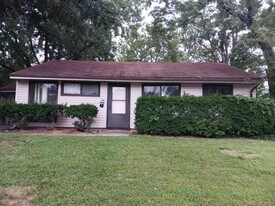 7832 Atherstone Dr in St. Louis, MO - Building Photo