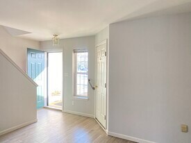 24 Sandstone Ct in Lititz, PA - Building Photo