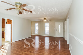 2304 9th St NW in Center Point, AL - Foto de edificio - Building Photo
