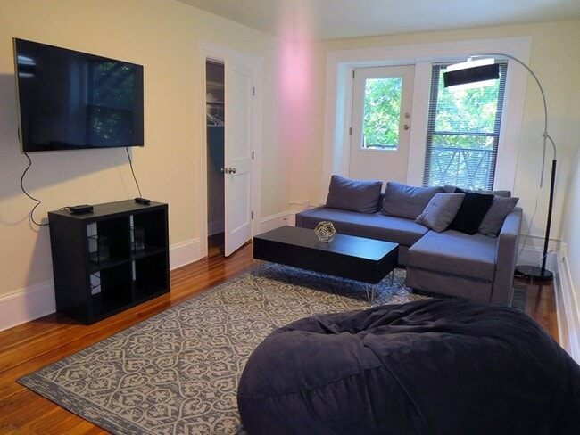 1471 Beacon St, Unit 4