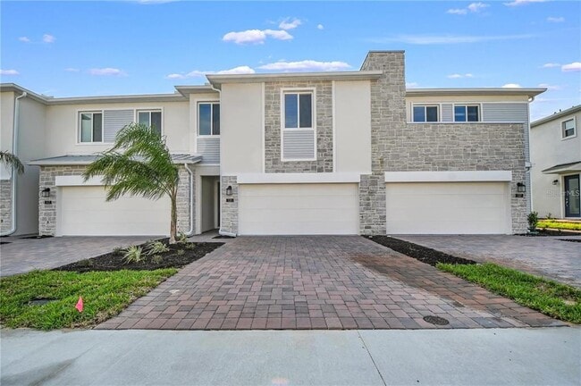 property at 121 Bogey Dr