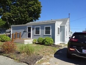 188 Swifts Beach Rd in Wareham, MA - Building Photo - Building Photo