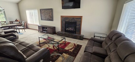 10438 Buccaneer Pl in Silverdale, WA - Building Photo - Building Photo