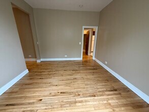 1239 S Spaulding Ave-Unit -2RE in Chicago, IL - Building Photo - Building Photo