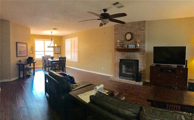 5910 Blanco River Pass in Austin, TX - Foto de edificio - Building Photo