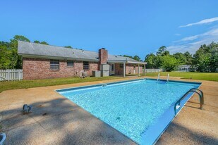 2613 Killarney Way in Tallahassee, FL - Building Photo